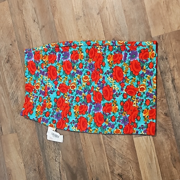 👗LULAROE CASSIE STYLE PENCIL SKIRT👗 - Picture 1 of 6